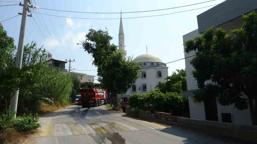 Camide Çıkan Yangını Vatandaşlar Söndürdü