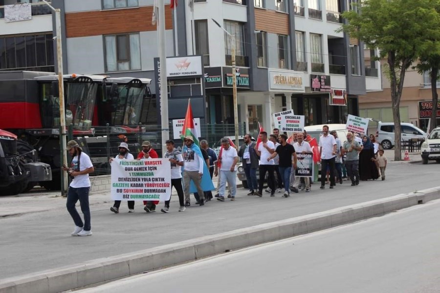 İsrail Vahşetine Dikkat Çekmek İçin 8 Gündür Yürüyen Grup Karapınar’a Ulaştı