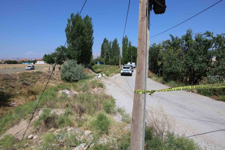 Sulama Kanalında Erkek Cesedi Bulundu