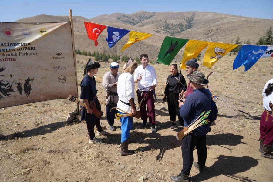 Niğde’de Geleneksel Parkur Okçuluğu Ömer Halis Demir Kahramanlık Kupası Yapıldı