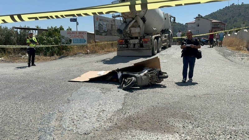 Beton Mikserinin Altında Kalan Motosiklet Sürücüsü Hayatını Kaybetti