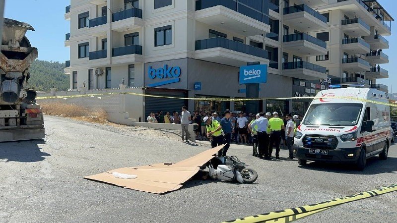 Beton Mikserinin Altında Kalan Motosiklet Sürücüsü Hayatını Kaybetti