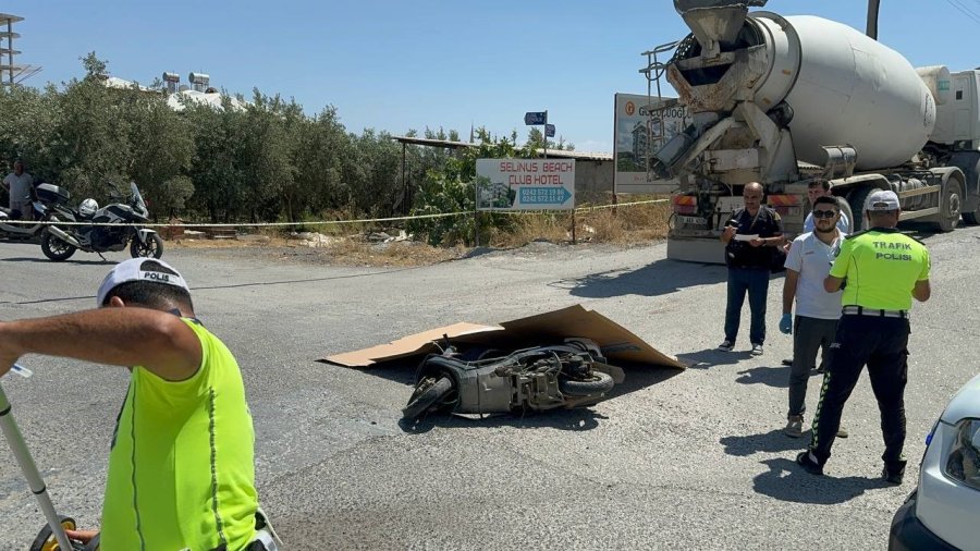 Beton Mikserinin Altında Kalan Motosiklet Sürücüsü Hayatını Kaybetti