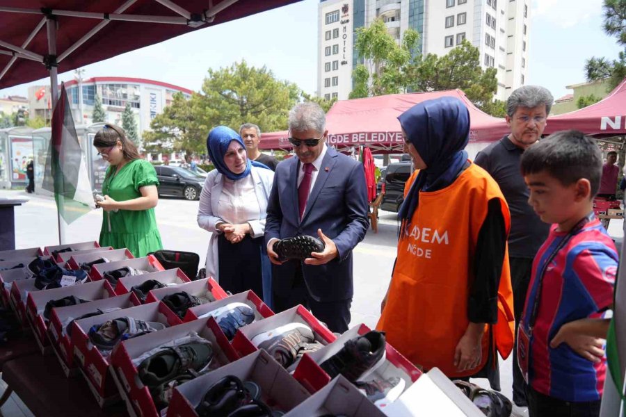 Niğdeli Kadınlar Gazze İçin Hayır Panayırı Açtı