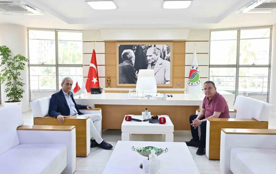 Böcek Ve Kocagöz’den ‘hizmet’ Mesajı