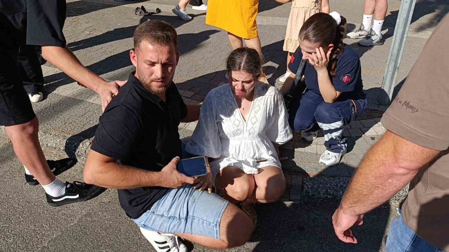 Otomobil Sürücüsünün Dikkatsizliği Kazayı Beraberinde Getirdi: 1 Yaralı