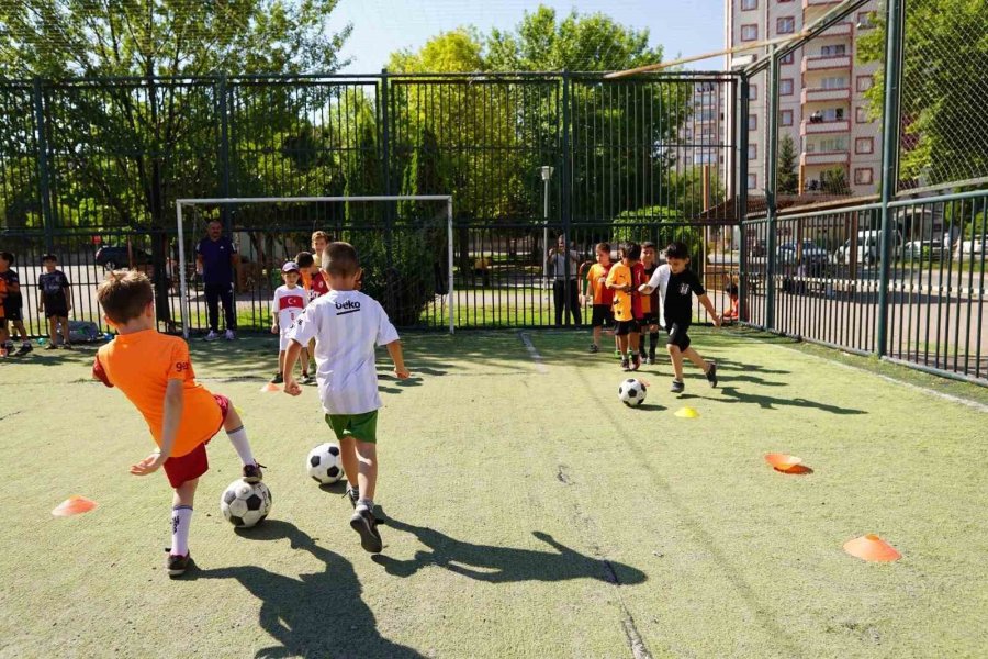 Melikgazi’de Yaz Kursları Cıvıl Cıvıl