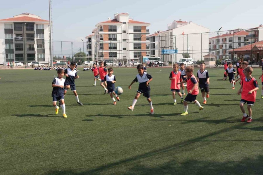 Odunpazarı Yaz Spor Okulları İçin Coşkulu Açılış Töreni Düzenlendi