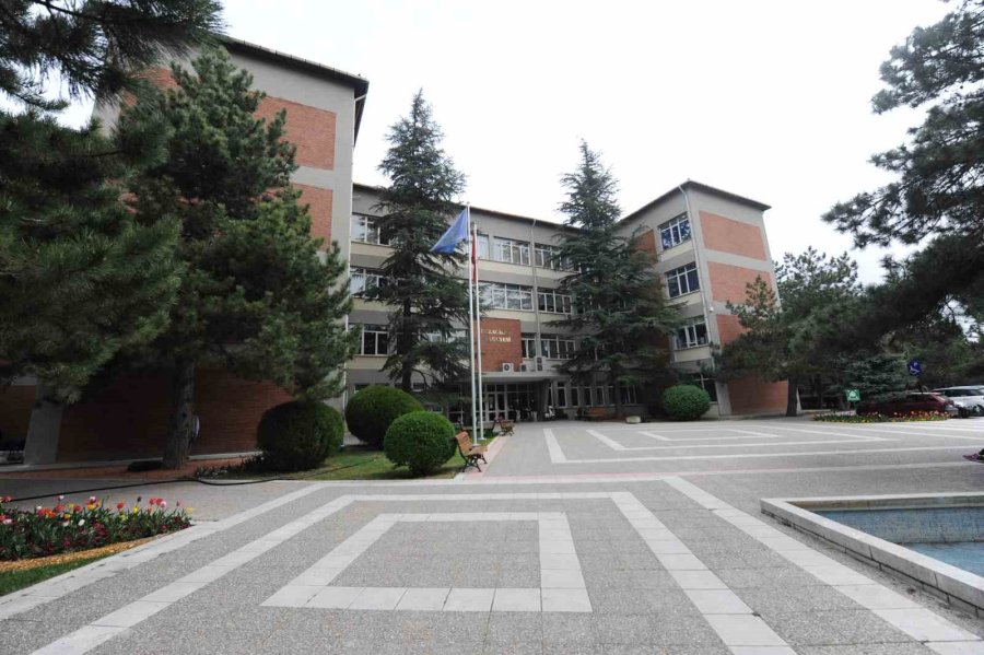 Geleceğin Eczacılarının İlk Tercihi Anadolu Üniversitesi