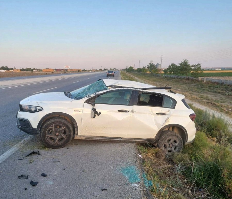 Konya’da Otomobil Yoldan Çıktı: 5 Yaralı