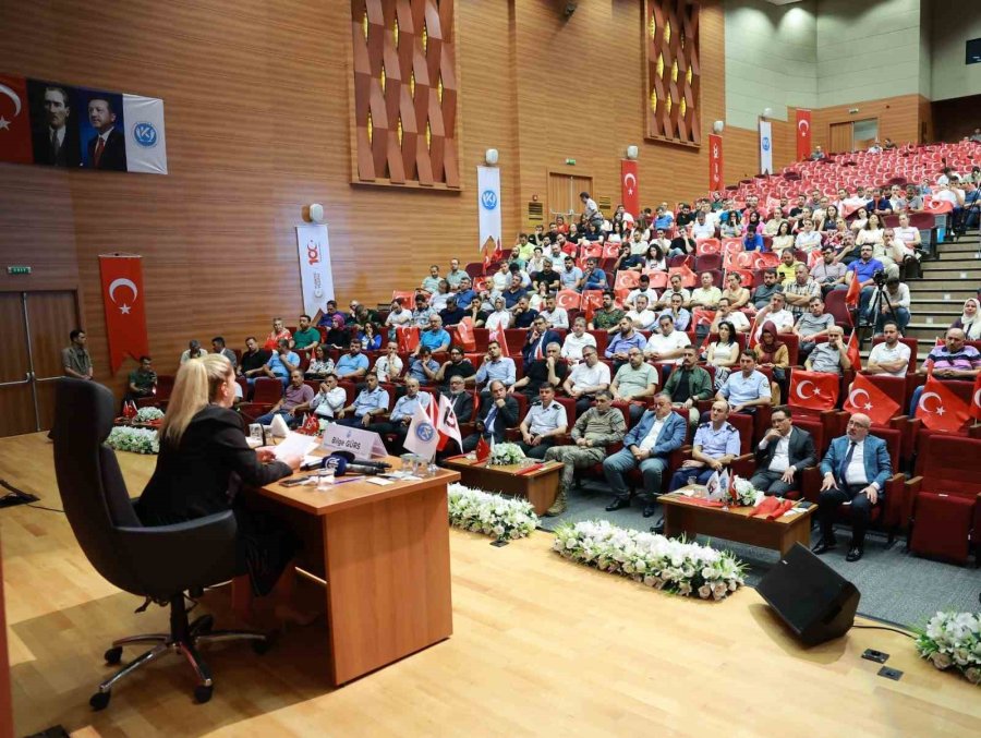 15 Temmuz’da Babası Ve Eşini Şehit Veren Gürs: "acizlerin Karşısına Başları Dik Çıkan Kahramanlarımız, Tarihe İsimlerini Altın Harflerle Yazdırdı"