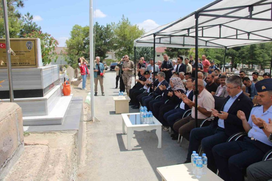 Vali Çiçek: "hainler Hiç Unutmasınlar; Bizde Kübra Doğanay’lar, Cennet Yiğit’ler Bitmez”