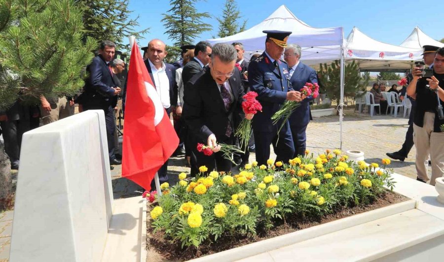 Şehit Fatih Dalgıç Kabri Başında Dualarla Anıldı