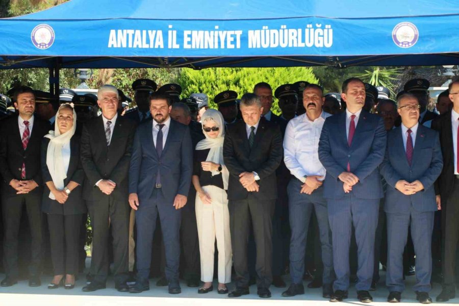 15 Temmuz Demokrasi Ve Milli Birlik Günü Etkinlikleri Şehit Mezarlarını Ziyaret İle Başladı