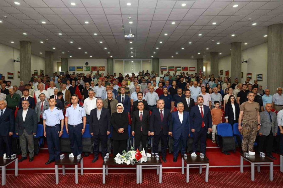 Büyükkılıç, Erü’de 15 Temmuz Konulu Konferans Ve Törene Katıldı