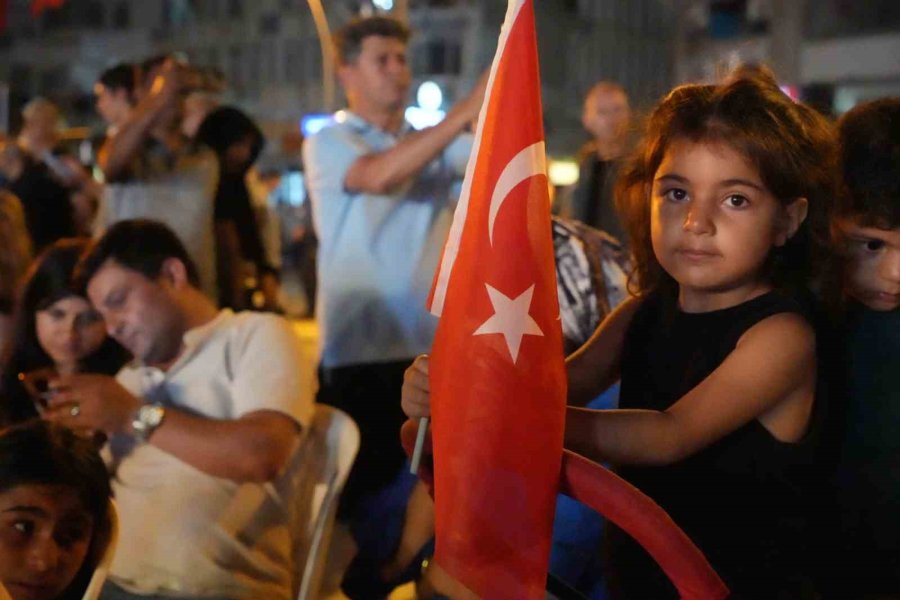 Antalya 15 Temmuz’da Tek Yürek Oldu