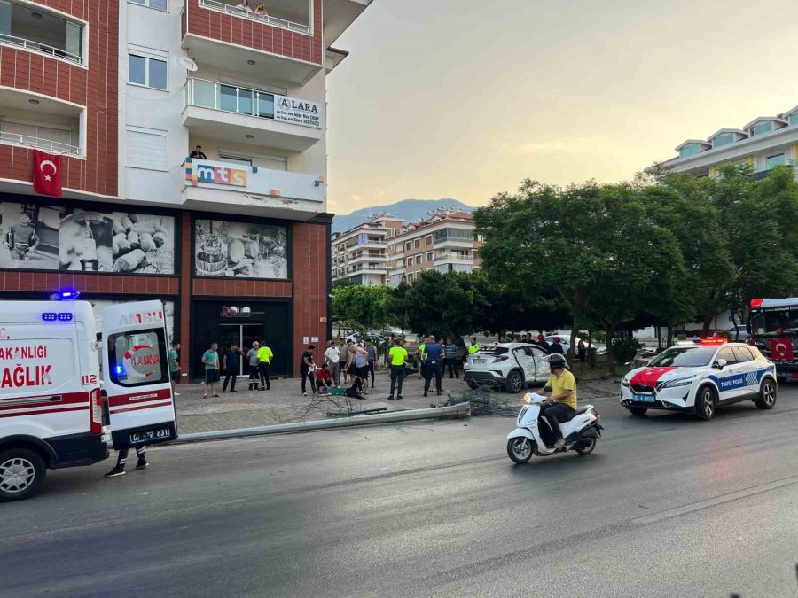 Feci Kazada Ölümden Döndü, Ambulans Yerine Polis Aracına Binmek Zorunda Kaldı