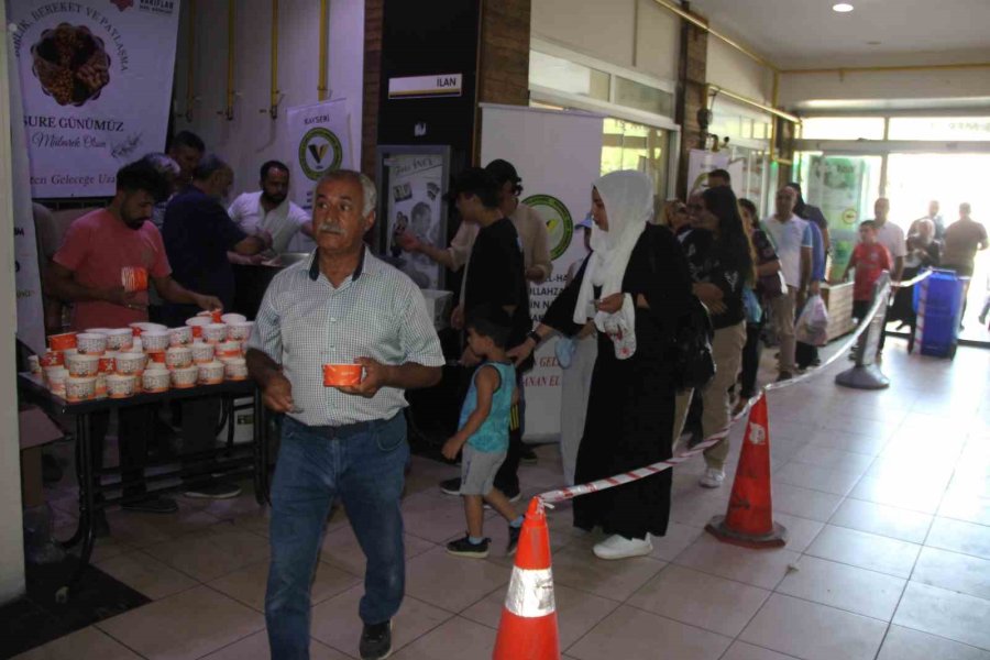 Nasrullahzade Vakfı Çocukların Yüzünü Güldürüyor