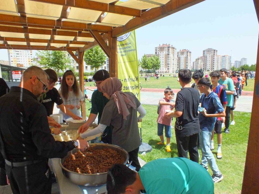 Nasrullahzade Vakfı Çocukların Yüzünü Güldürüyor