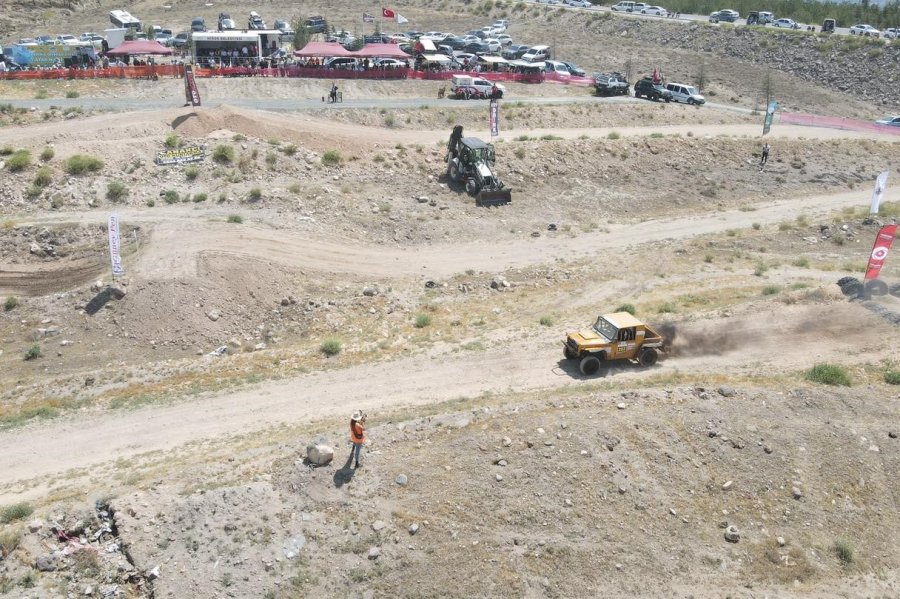 Niğde’deki Off-road Yarışları Nefes Kesti