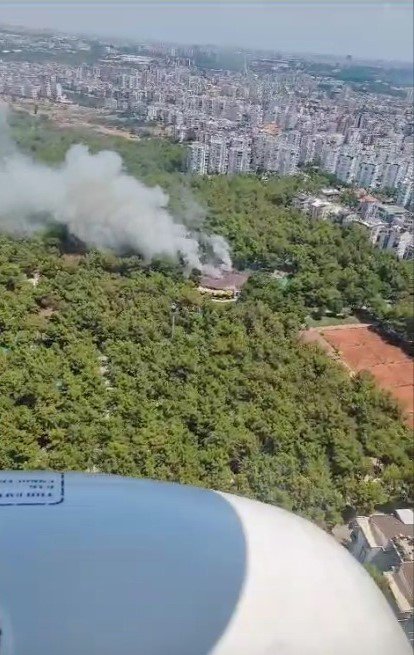 Antalya’da Ormanlık Alan İçindeki İşletmede Yangın