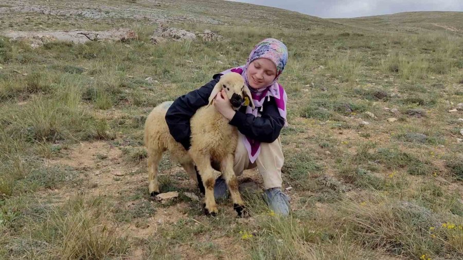 Uzman Eller Projesi İle Genç Yaşta Kendi İşini Kurdu