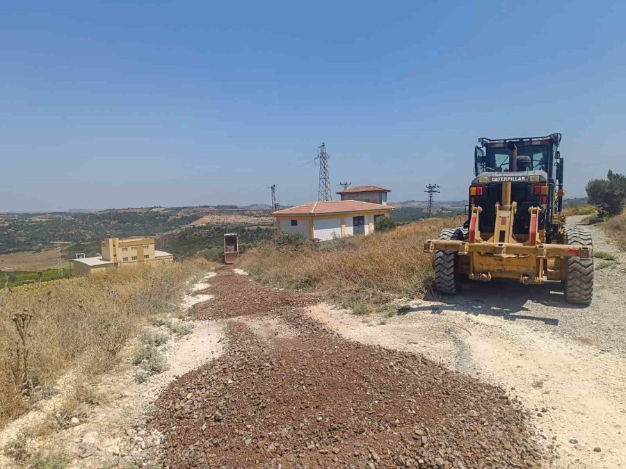 Tarsus Belediyesi Kırsal Mahallelerdeki Yol Çalışmasına Hız Verdi