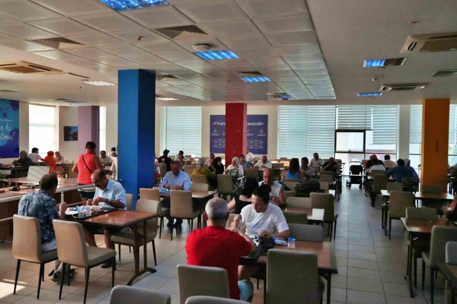 Emeklilerin Antalya’daki Kyk Yurtlarında Ücretsiz Tatil Keyfi Başladı