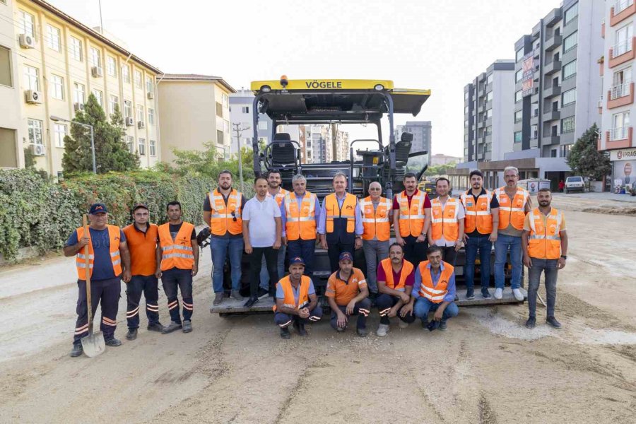 Mersin’de Büyükşehir Belediyesinin Yol Yapım Çalışmaları Sürüyor