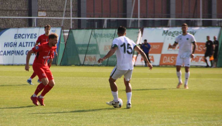 Konyaspor Hazırlık Maçında Almere City’yi Mağlup Etti