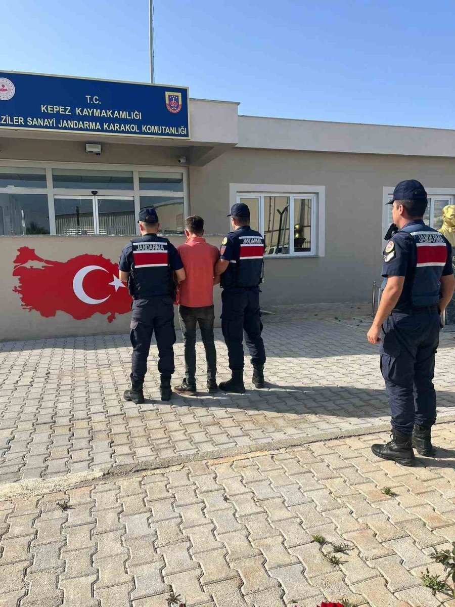 Antalya’da, 1’i Kırmızı Bültenle Aranan 39 Şahıs Yakalandı