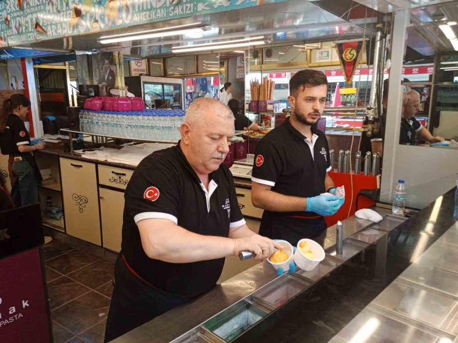 Serinlemenin En Tatlı Yöntemlerinden Dondurmanın Aromasında Tercihler Değişti