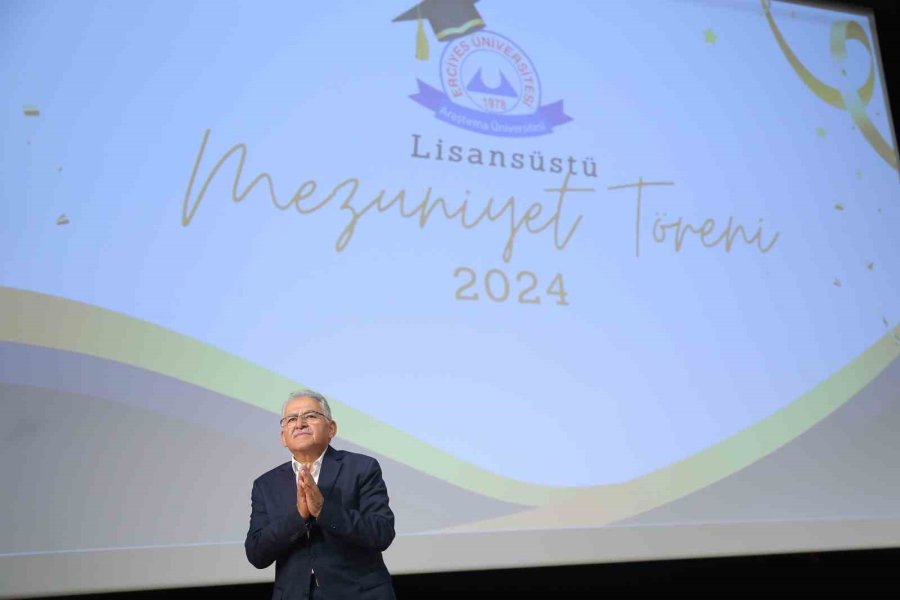 Başkan Büyükkılıç, Erü 2023-2024 Lisansüstü Mezunlarının Heyecanına Ortak Oldu