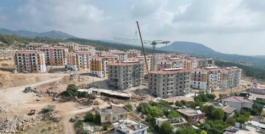 Vali Pehlivan Toki İnşaat Alanında İncelemelerde Bulundu