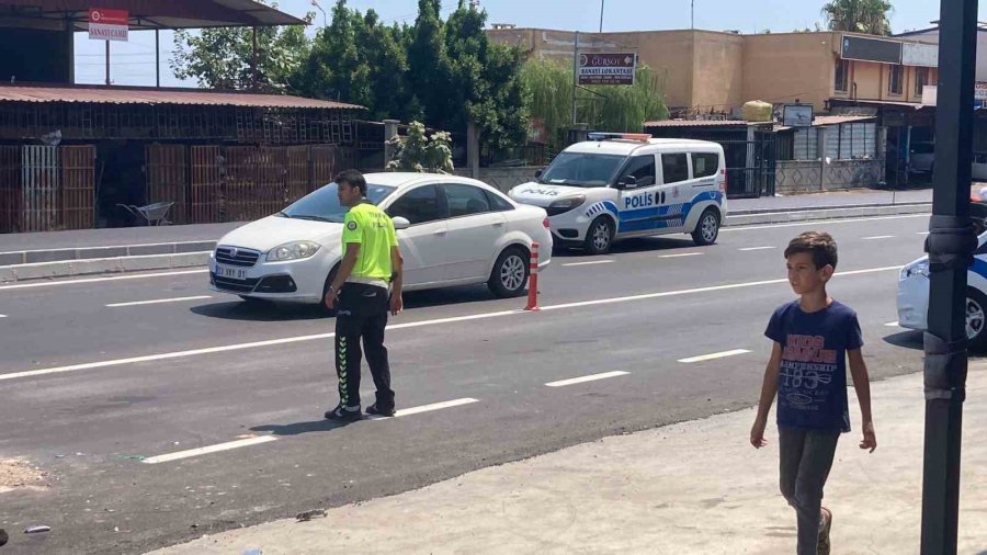 Motosiklet Kamyonete Çarptı, Fırlayan Yolcuyu Başka Araç Ezdi: 2 Yaralı