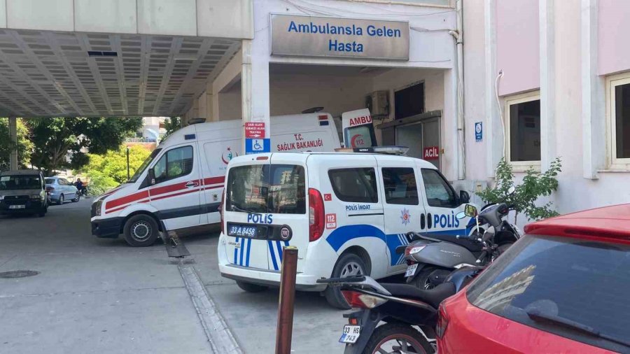 Motosiklet Kamyonete Çarptı, Fırlayan Yolcuyu Başka Araç Ezdi: 2 Yaralı