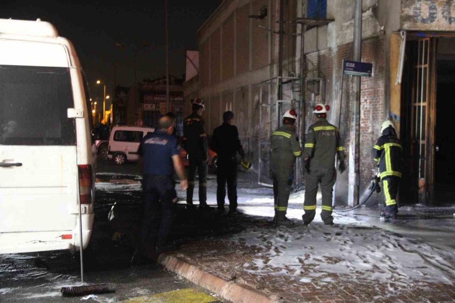 İşyerinin Doğalgaz Borusu Patladı