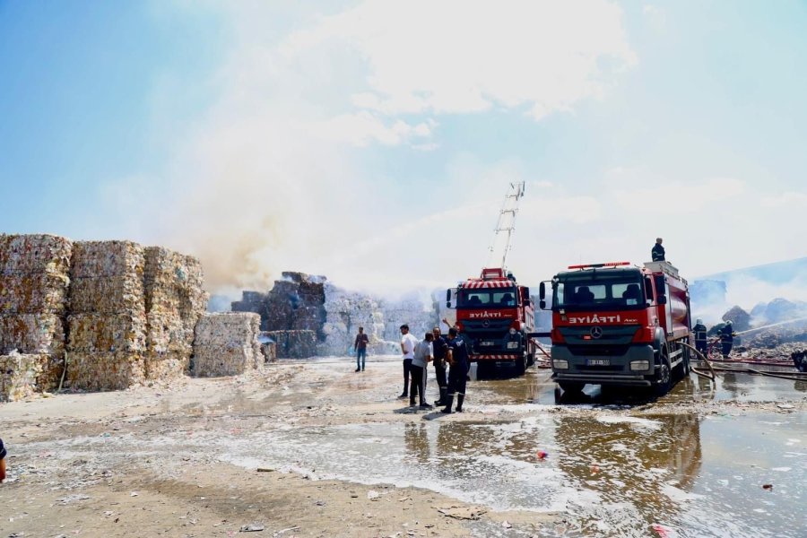 Aksaray’da Kağıt Fabrikasında Yangın