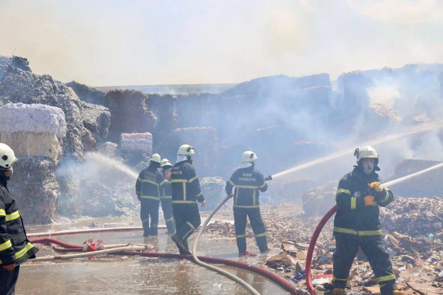 Aksaray’da Kağıt Fabrikasında Yangın