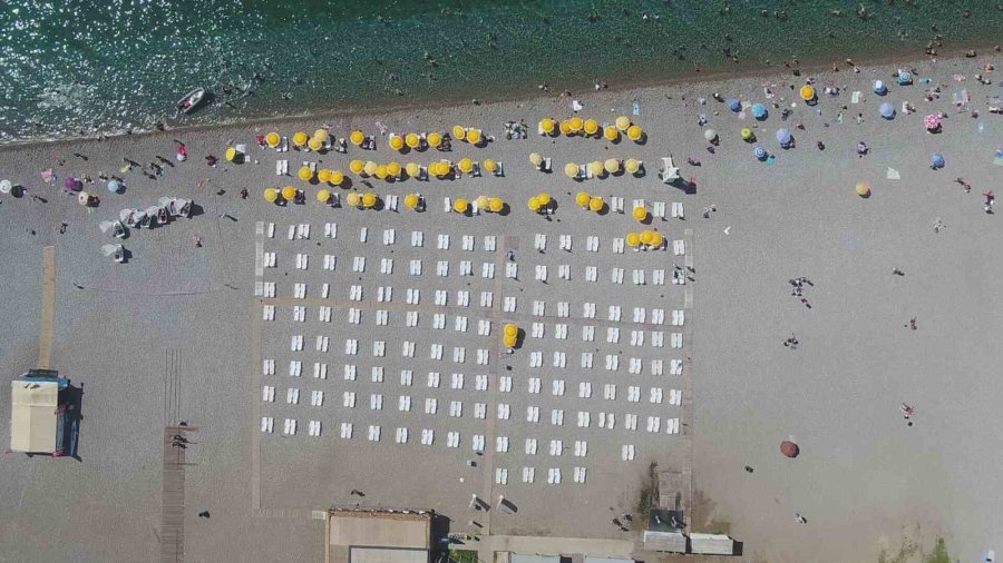 Büyükşehir’in Konyaaltı Sahili’ndeki İkinci Halk Plajı Hizmette