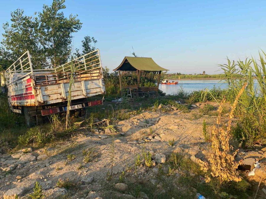 Antalya’da İlginç Hırsızlık: Eşine Sürpriz Olarak Aldığı Konteyneri Çaldılar