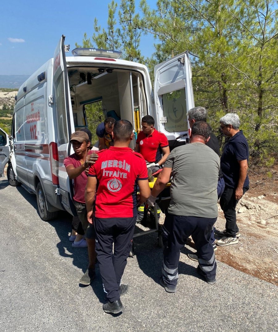 Mersin’de Tarım İşçilerini Taşıyan Minibüs Devrildi: 7 Yaralı