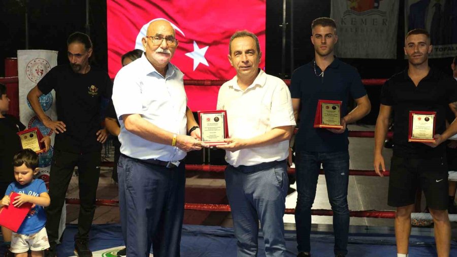 Kemer’de Kick Boks Şampiyonlar Gecesi