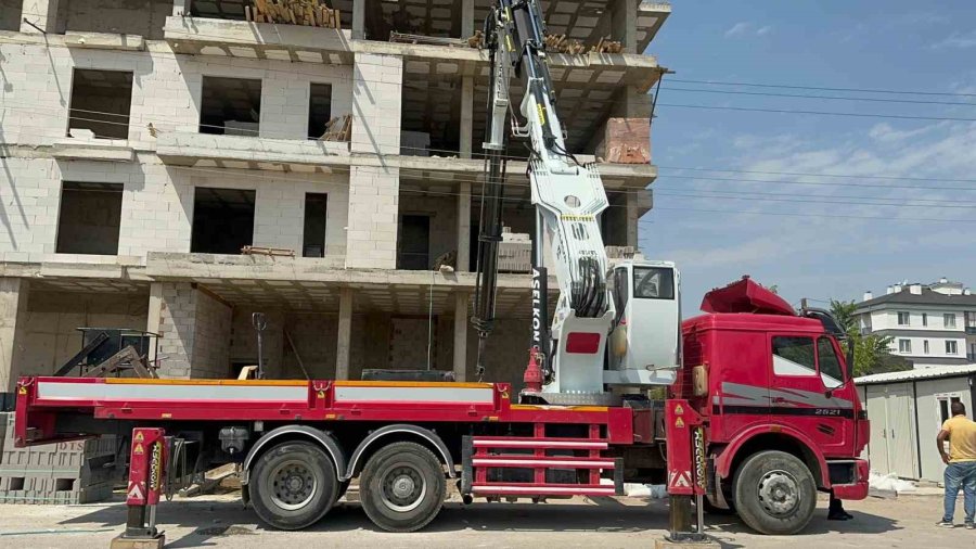 Aksaray’da Elektrik Akımına Kapılan 2 İnşaat İşçisi Ağır Yaralandı