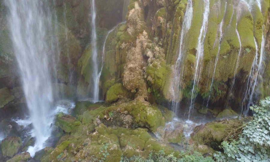 Doğa Harikası Yerköprü Şelalesi, Ziyaretçilerini Ağırlıyor