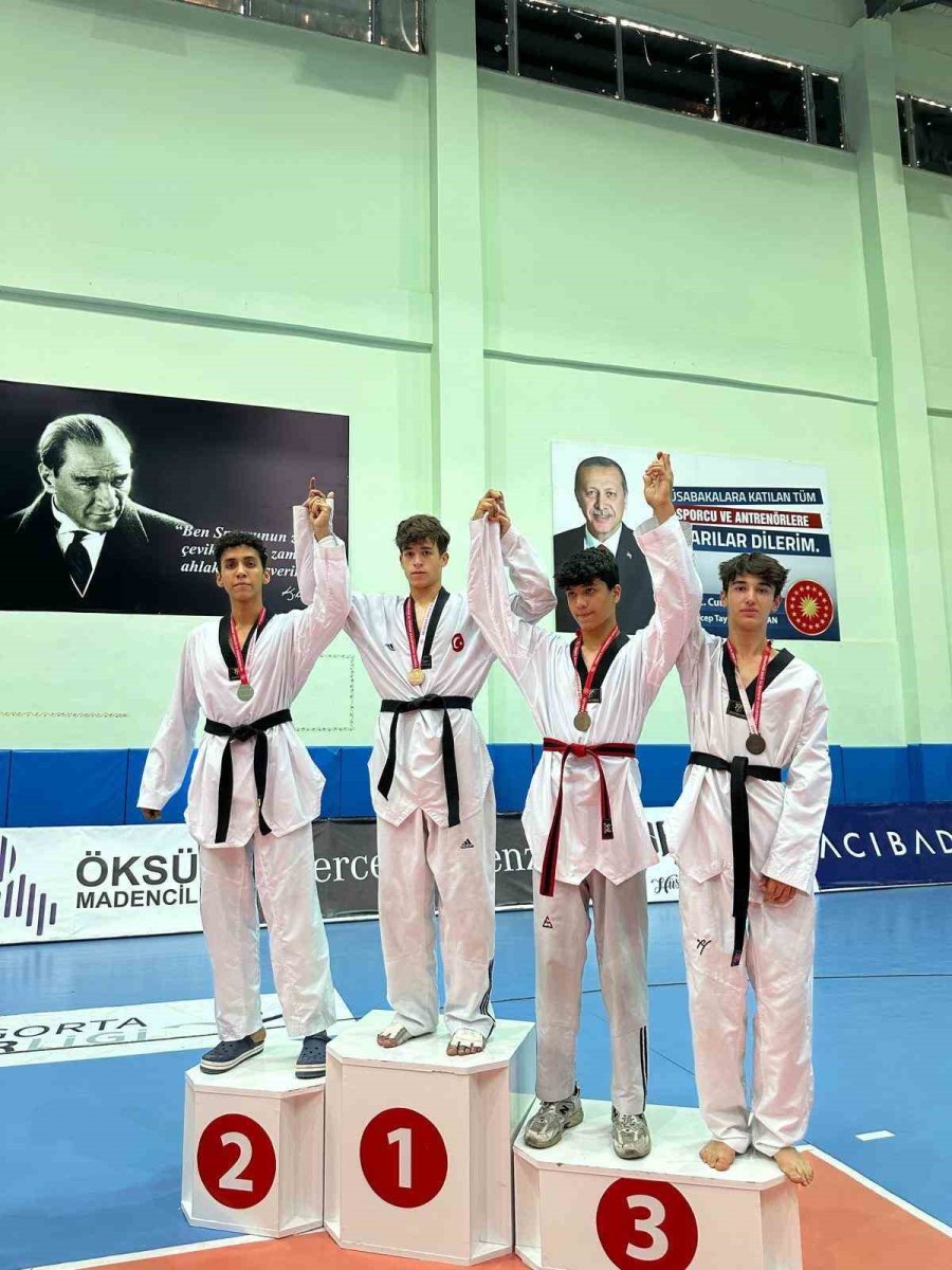 Gençler Kayseri Taekwondo Şampiyonası Yapıldı