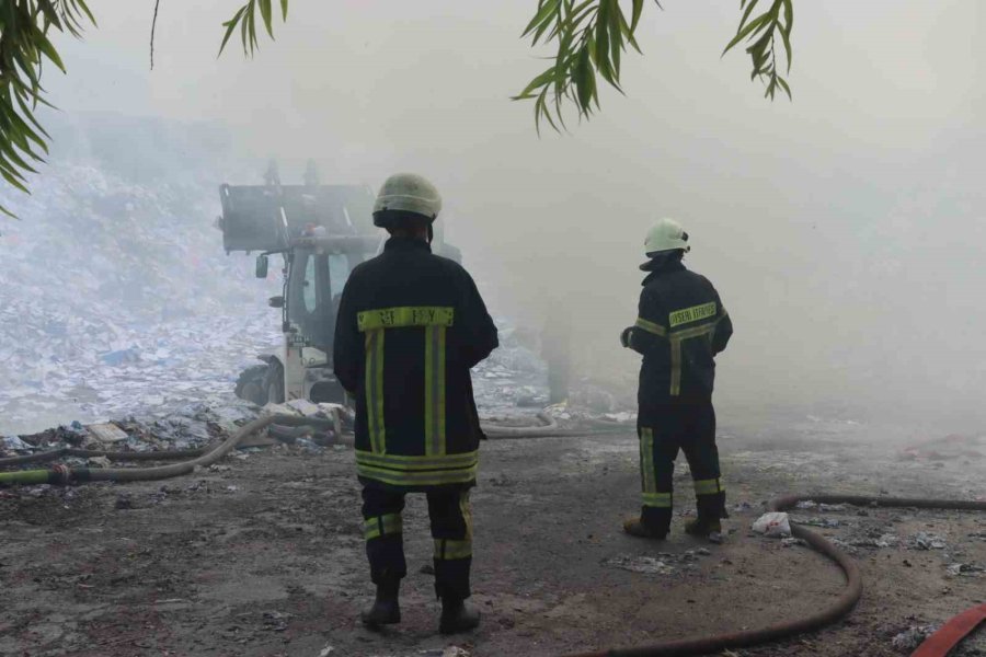 Kayseri’de Alev Alan Otlar Fabrikayı Yaktı