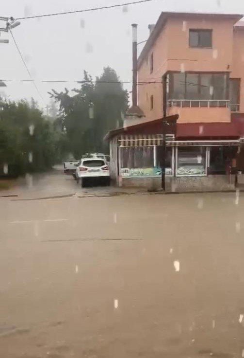 Erdemli’nin Yüksek Kesimlerinde Sağanak Ve Dolu Etkili Oldu