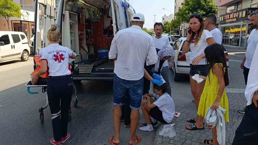 Otomobil, Yola Fırlayan Turist Çocuğa Çarptı