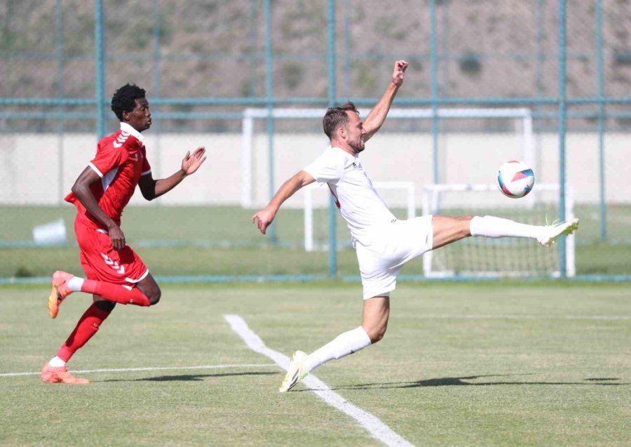 Antalyaspor İkinci Etabın İlk Hazırlık Maçında Mağlup Oldu